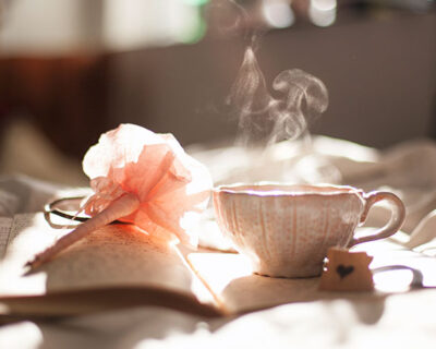 love pen bed drinking